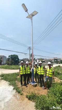 爱心企业捐赠65盏太阳能路灯，为上林村庄点亮光明未来